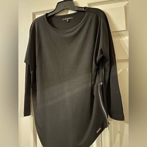 Hairstylist pro wear BLACKPANTS top.  Bleach and hair proof